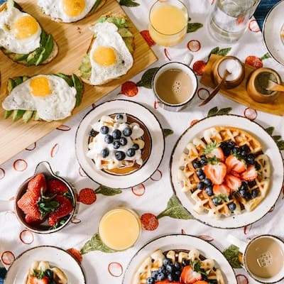 Why you should have a heavier breakfast, not dinner - Amazingraze USA